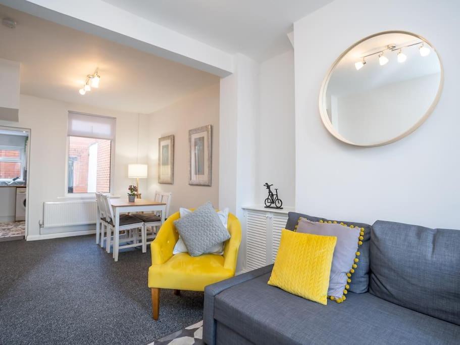 Cozy Townhouse, Walking Distance To Belfast City Εξωτερικό φωτογραφία